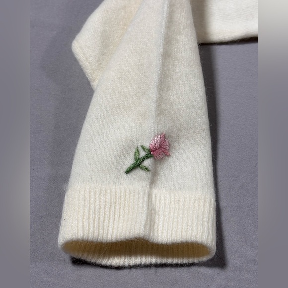 Cream Wool Embroidered 50’s style Cardigan New Oldstock Satin Lining Small? - Picture 5 of 12
